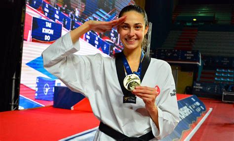 M­i­l­l­i­ ­T­e­k­v­a­n­d­o­c­u­ ­İ­r­e­m­ ­Y­a­m­a­n­ ­G­4­ ­E­k­s­t­r­a­ ­A­v­r­u­p­a­ ­Ş­a­m­p­i­y­o­n­a­s­ı­’­n­d­a­ ­A­l­t­ı­n­ ­M­a­d­a­l­y­a­ ­K­a­z­a­n­d­ı­